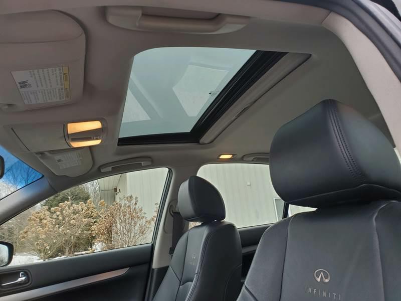2010 INFINITI G37 Image 11
