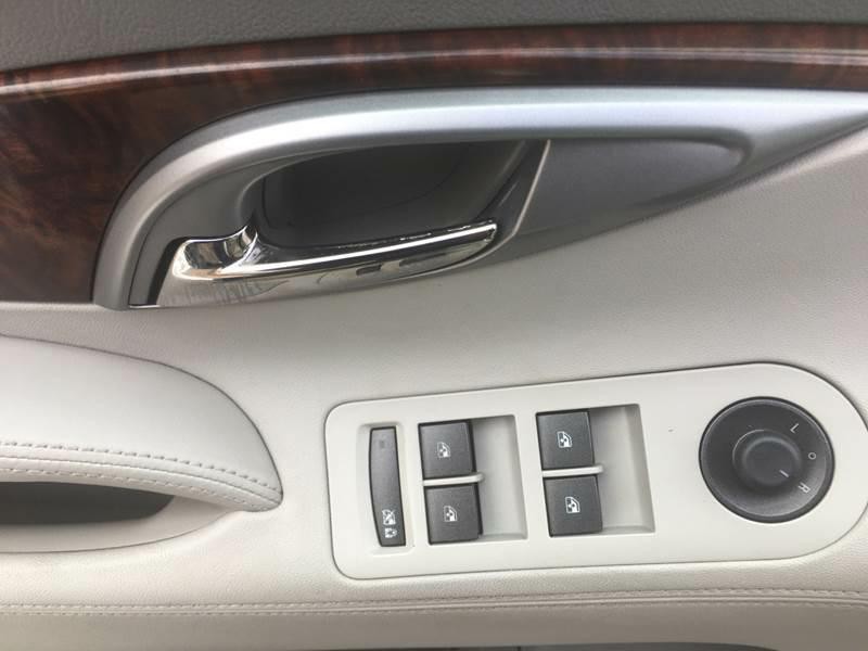 2011 Buick Lacrosse Image 12