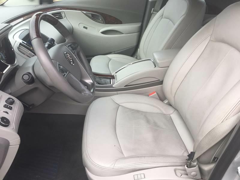 2011 Buick Lacrosse Image 13