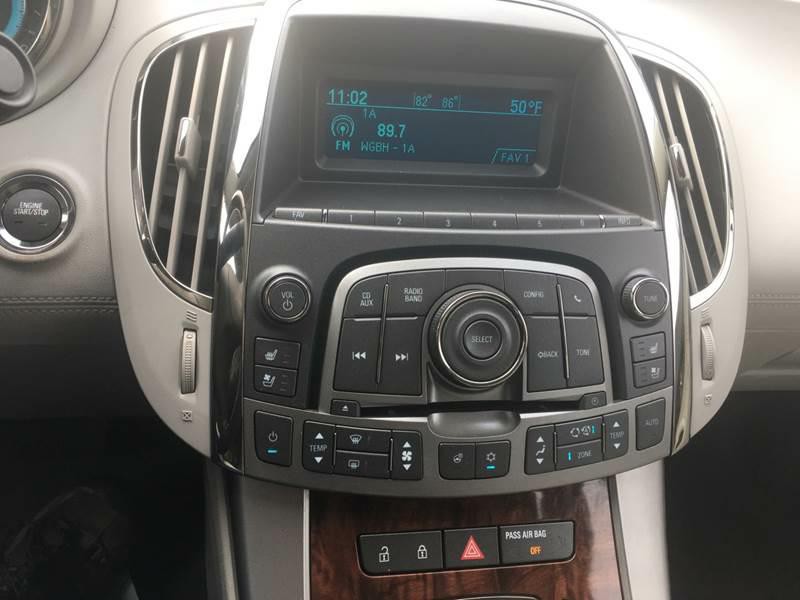 2011 Buick Lacrosse Image 21