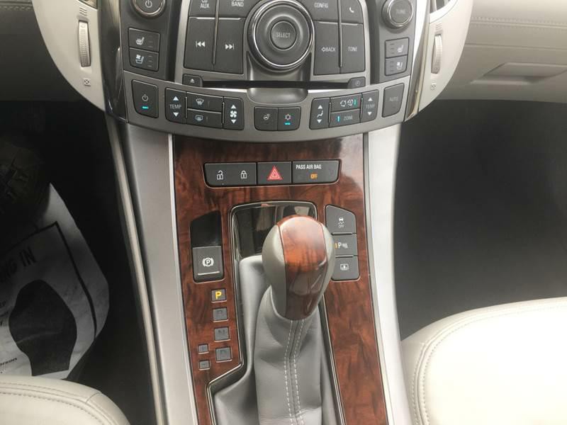 2011 Buick Lacrosse Image 22