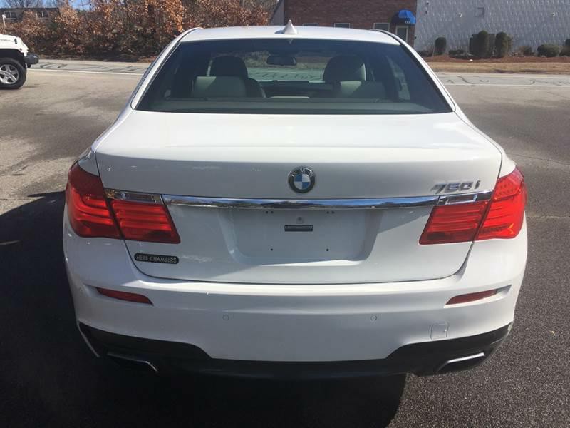 2011 BMW 7 Series Image 5