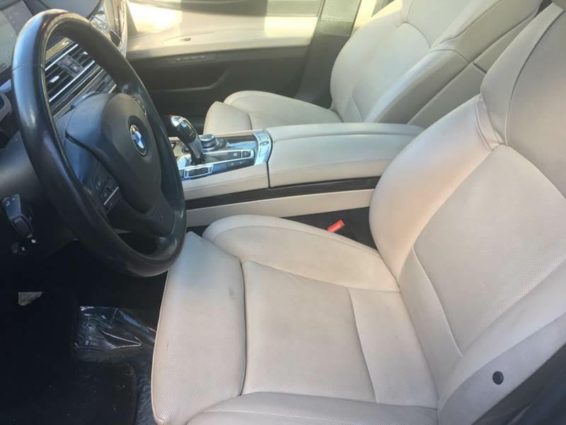 2011 BMW 7 Series Image 11