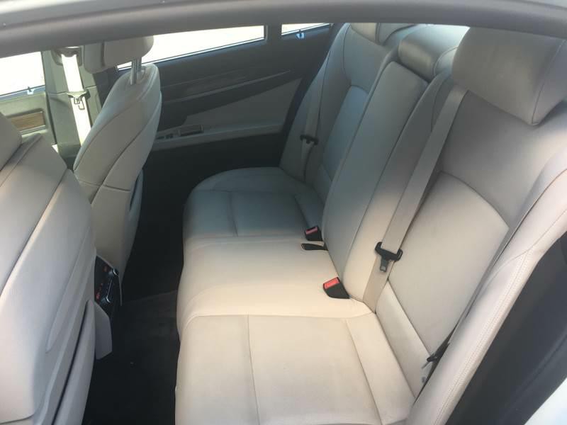 2011 BMW 7 Series Image 12