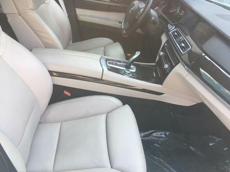 2011 BMW 7 Series Image 15