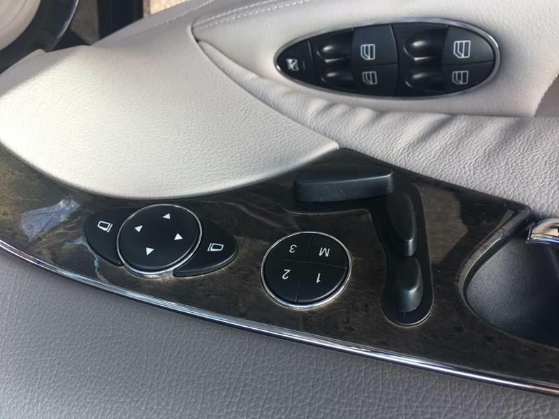 2003 Mercedes-Benz E-Class Image 11