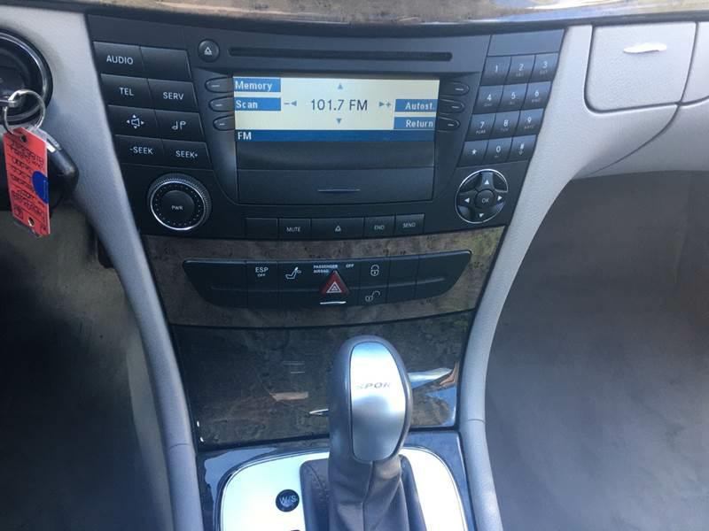 2003 Mercedes-Benz E-Class Image 19