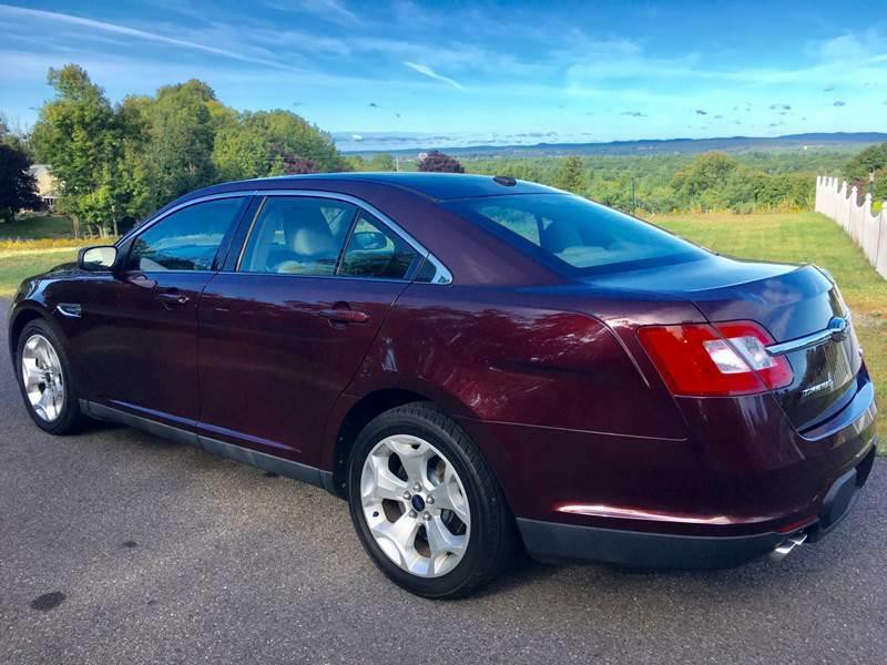 2011 Ford Taurus Image 3