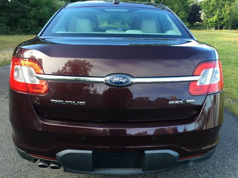 2011 Ford Taurus Image 4
