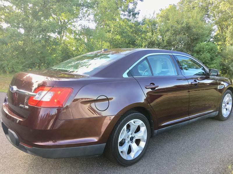 2011 Ford Taurus Image 5