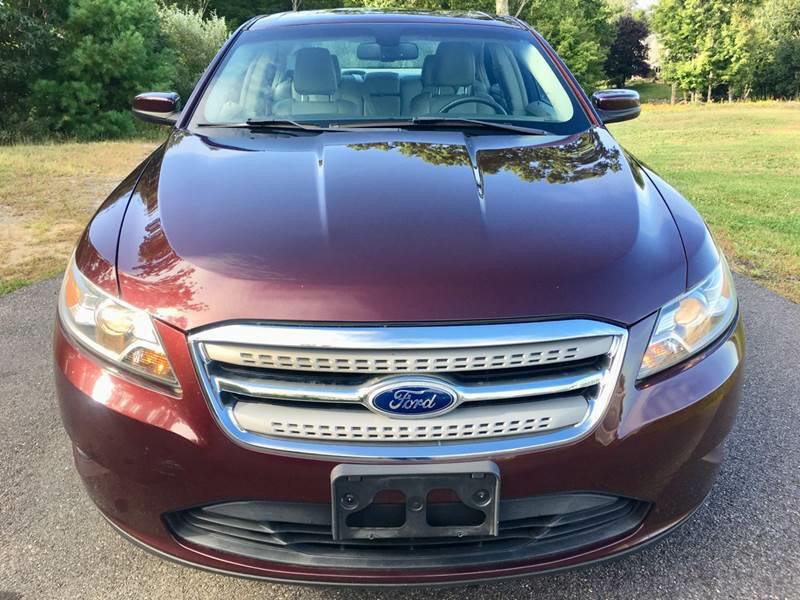 2011 Ford Taurus Image 9