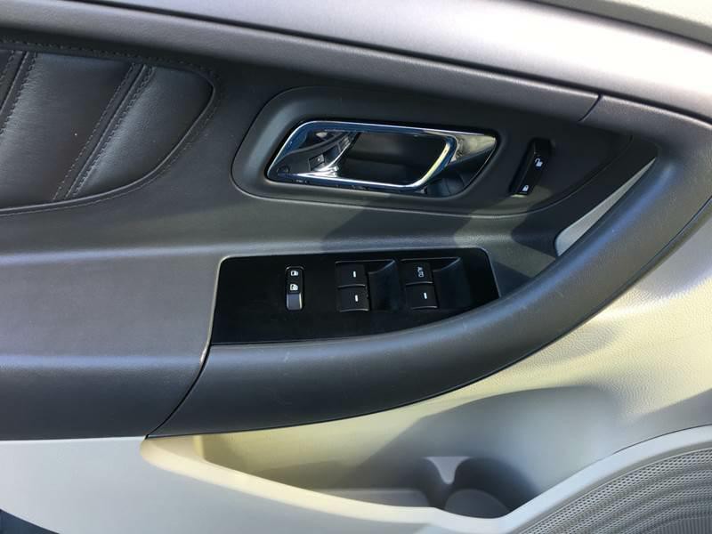 2011 Ford Taurus Image 10