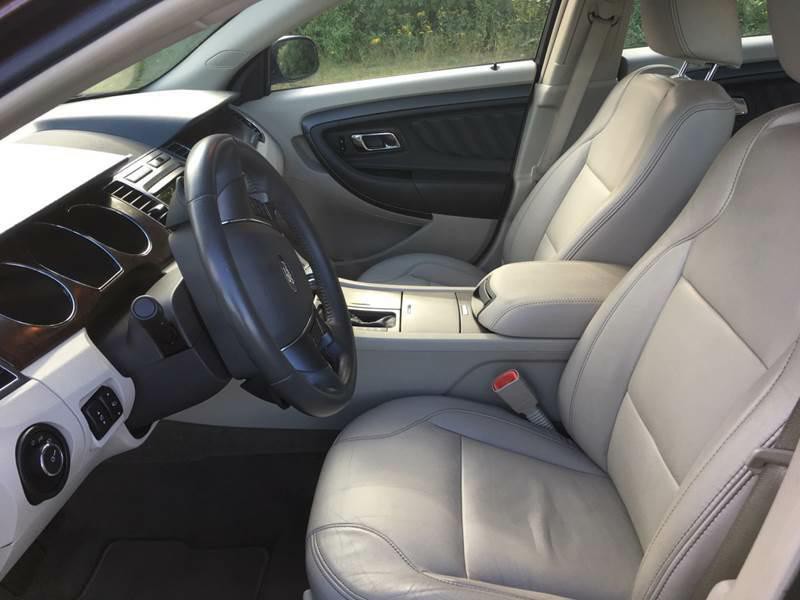 2011 Ford Taurus Image 11
