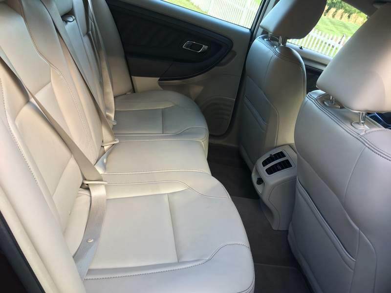 2011 Ford Taurus Image 13