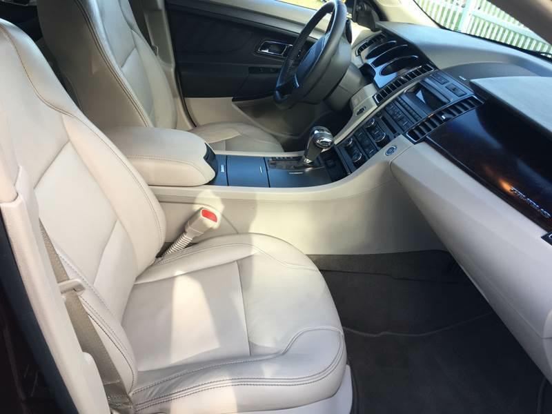 2011 Ford Taurus Image 14