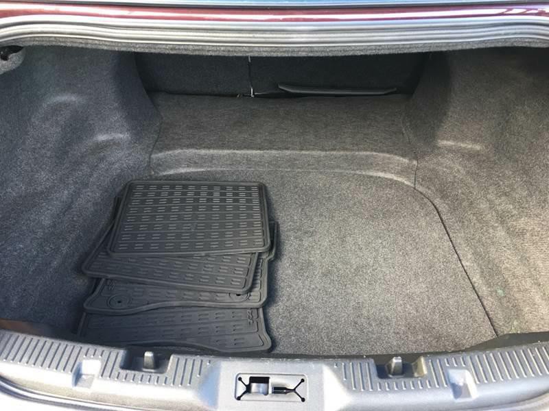 2011 Ford Taurus Image 16