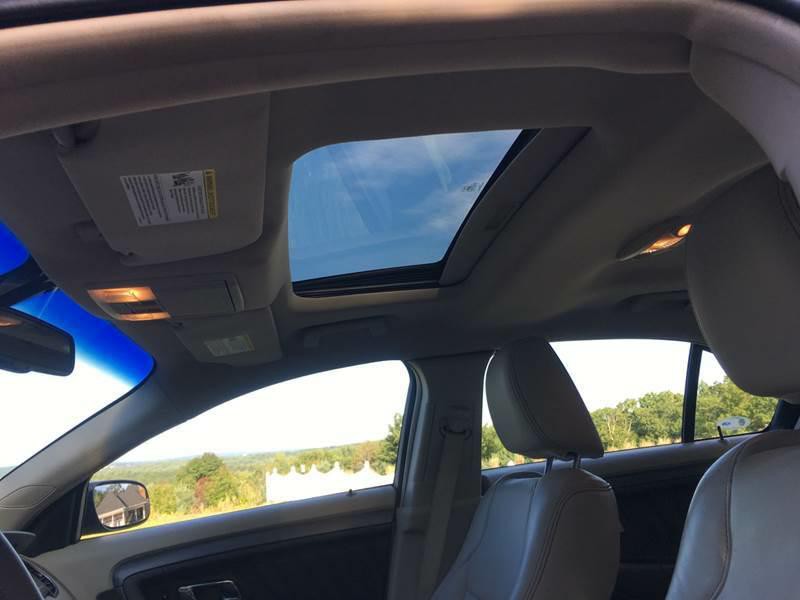 2011 Ford Taurus Image 17