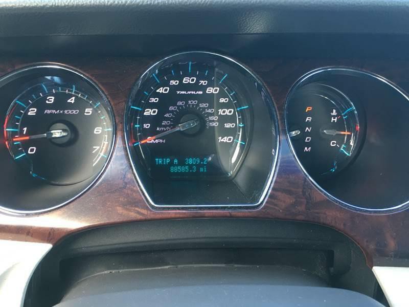 2011 Ford Taurus Image 19