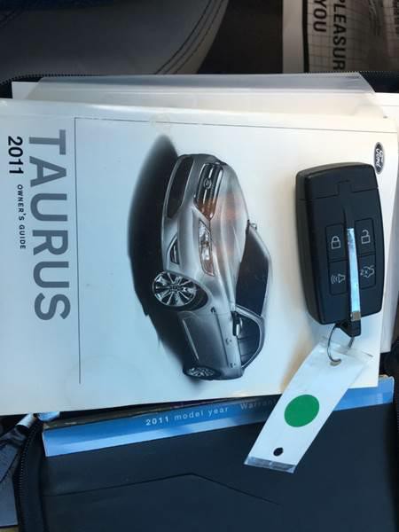 2011 Ford Taurus Image 26
