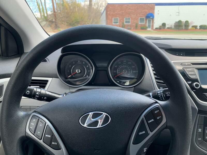 2014 Hyundai Elantra Image 16