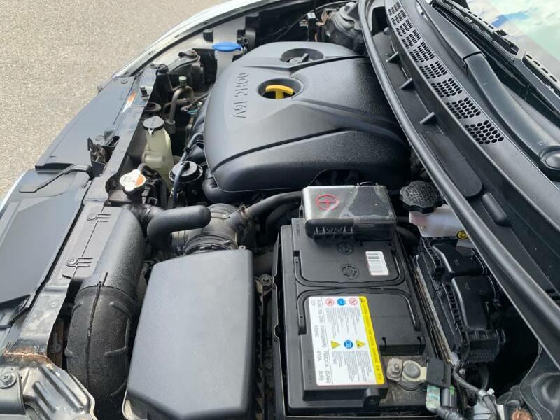 2014 Hyundai Elantra Image 23