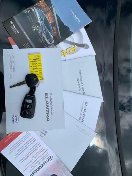 2014 Hyundai Elantra Image 24