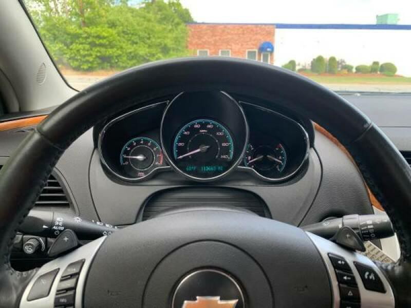 2009 Chevrolet Malibu Image 16