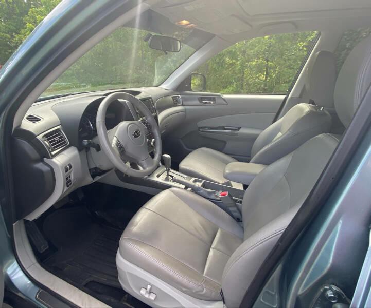 2011 Subaru Forester Image 12