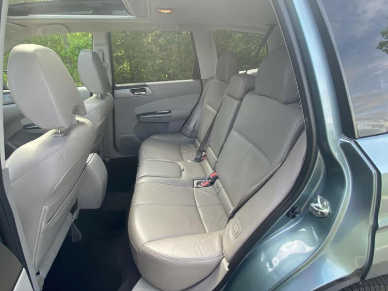 2011 Subaru Forester Image 13