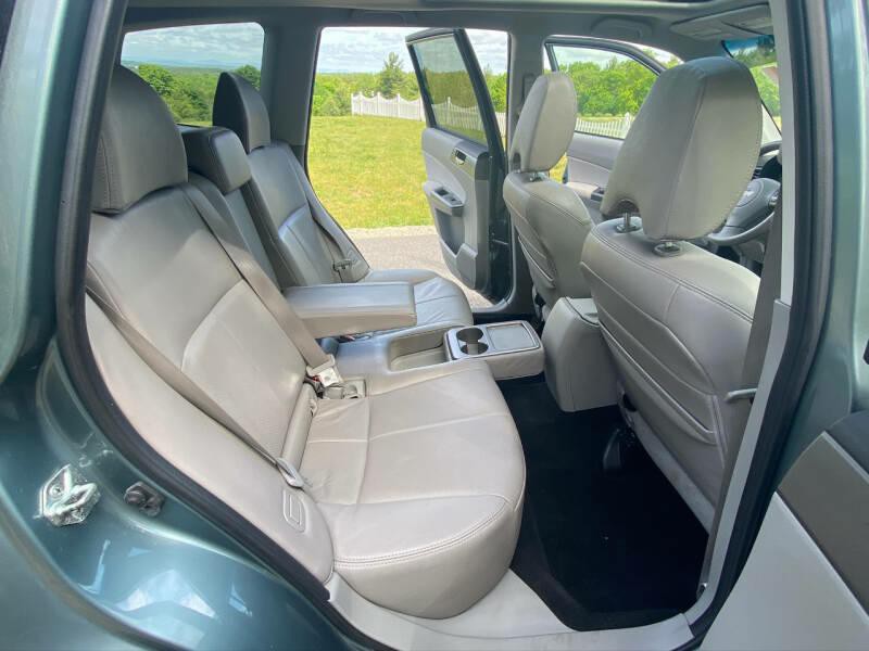 2011 Subaru Forester Image 16