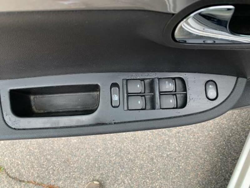 2008 Saturn Aura Image 10