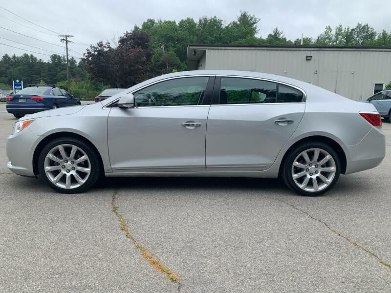 2010 Buick Lacrosse Image 2