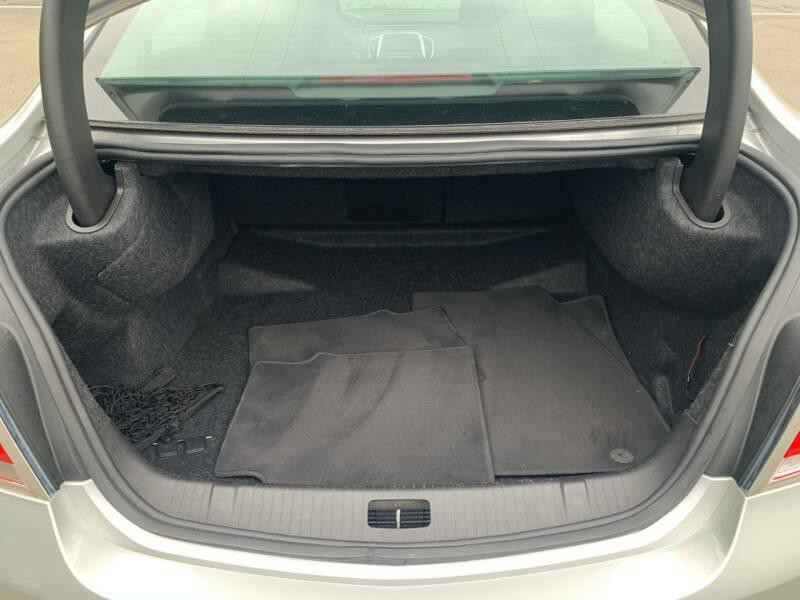 2010 Buick Lacrosse Image 9