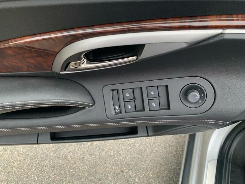 2010 Buick Lacrosse Image 10