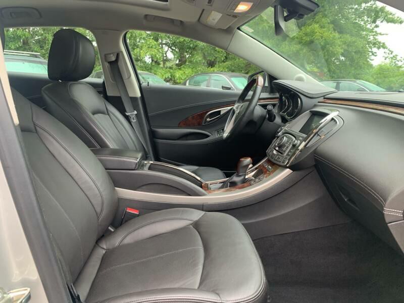 2010 Buick Lacrosse Image 14