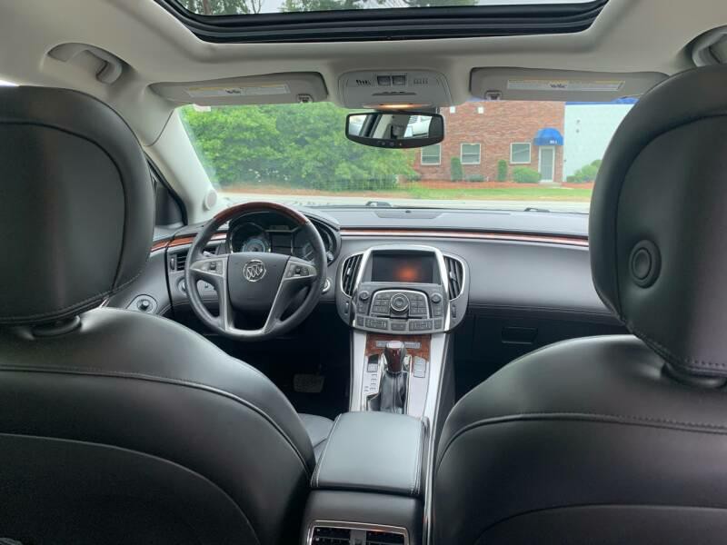 2010 Buick Lacrosse Image 16