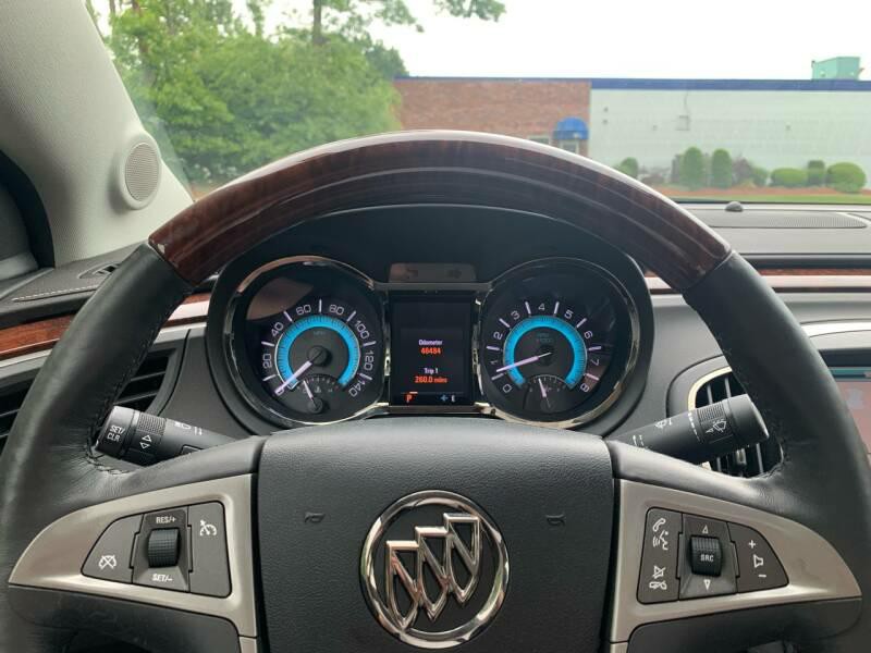 2010 Buick Lacrosse Image 17