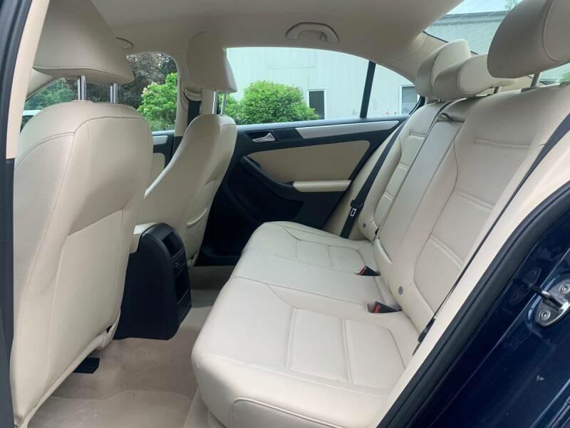 2014 Volkswagen Jetta Image 12
