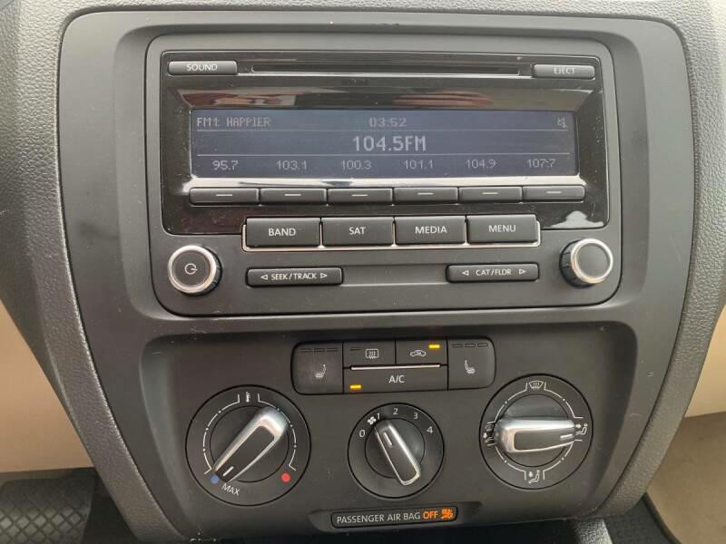 2014 Volkswagen Jetta Image 19