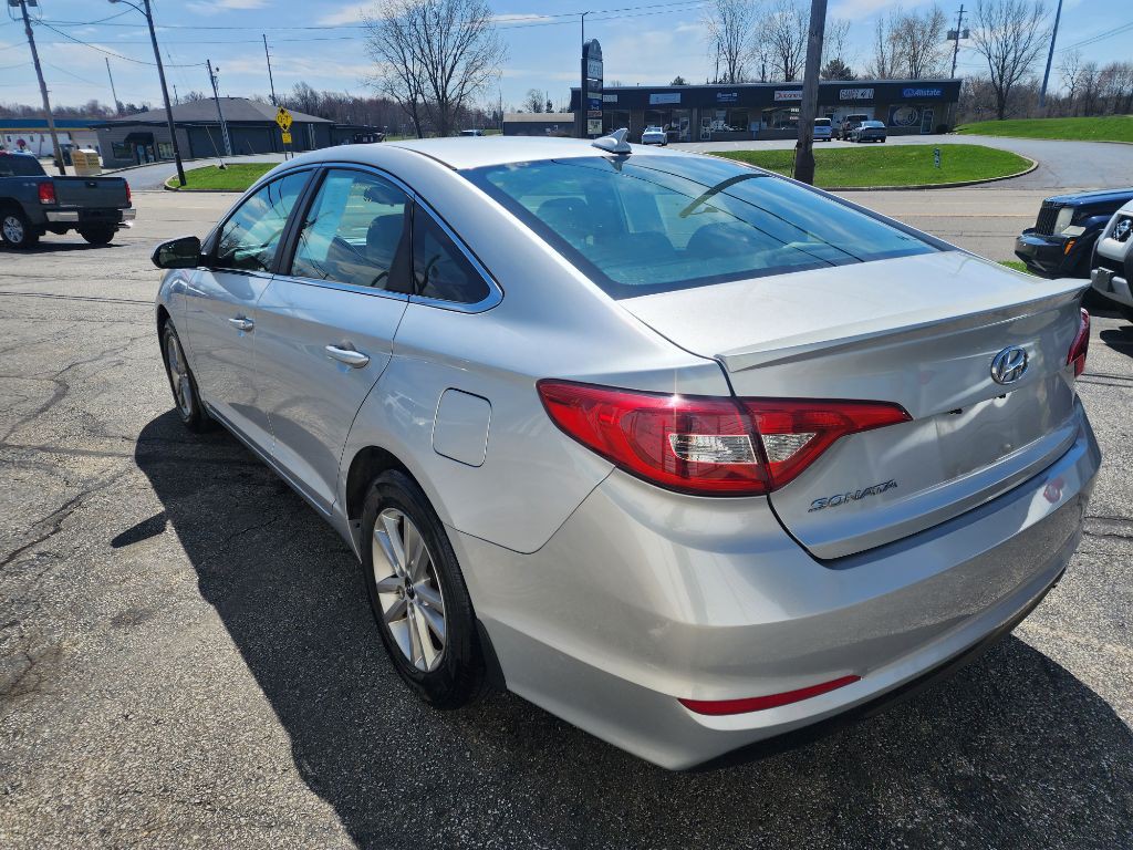 2015 Hyundai Sonata Image 2