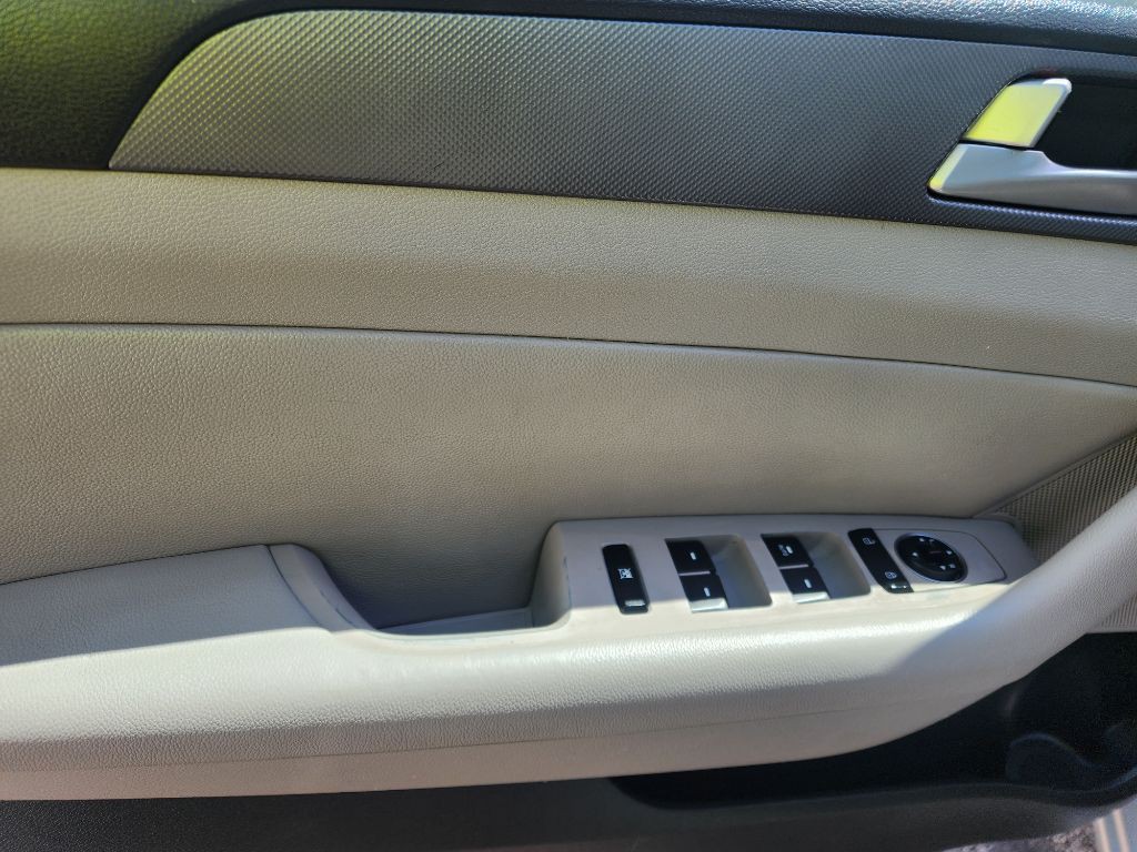 2015 Hyundai Sonata Image 8
