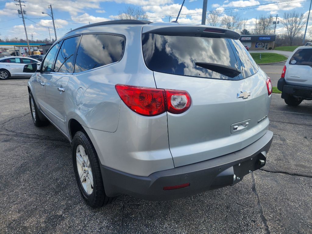 2011 Chevrolet Traverse Image 3