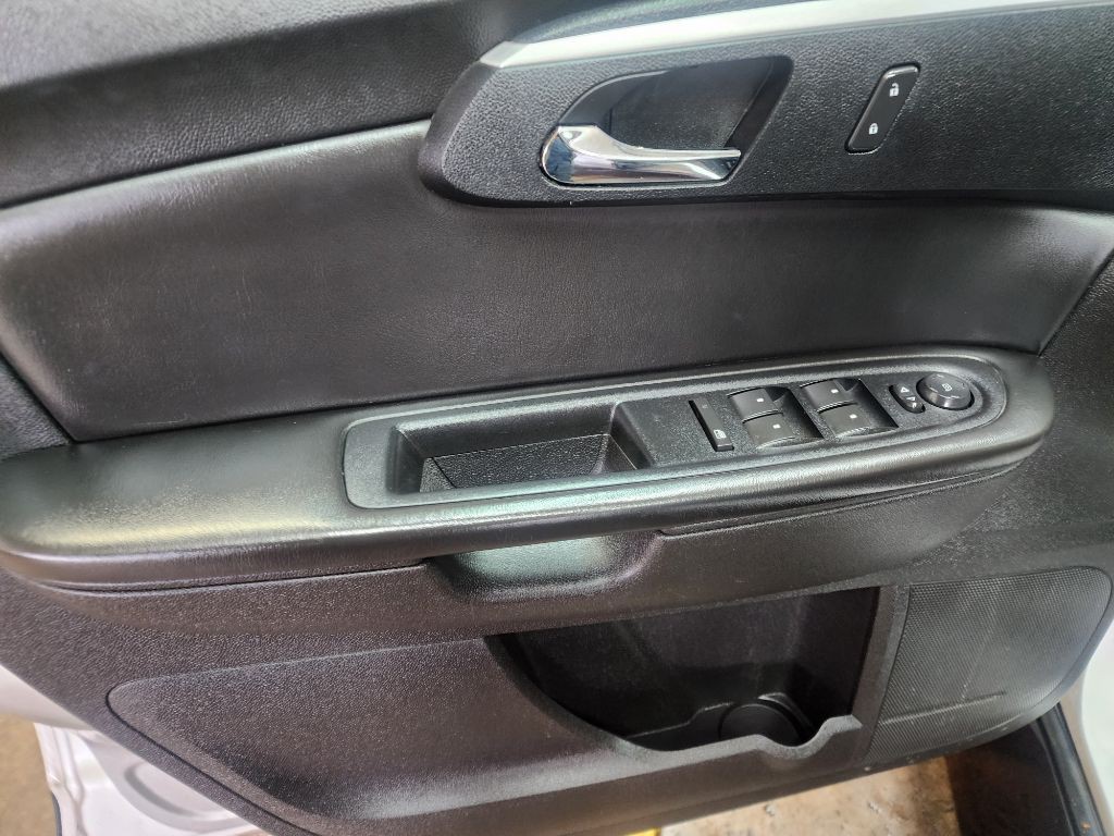 2011 Chevrolet Traverse Image 7