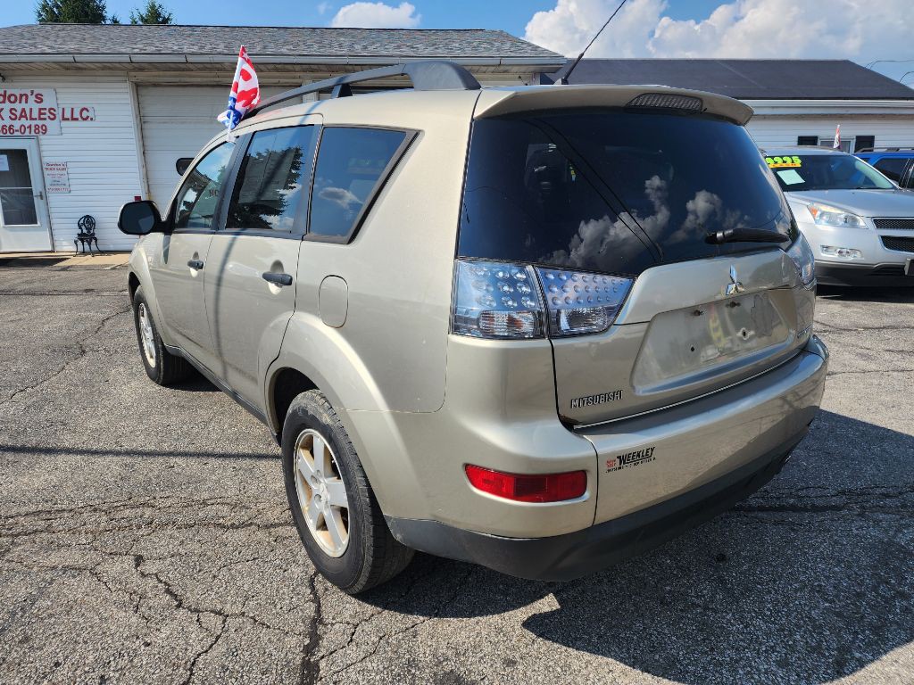 2007 Mitsubishi Outlander Image 4