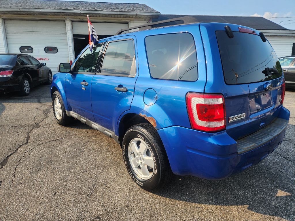 2011 Ford Escape Image 1