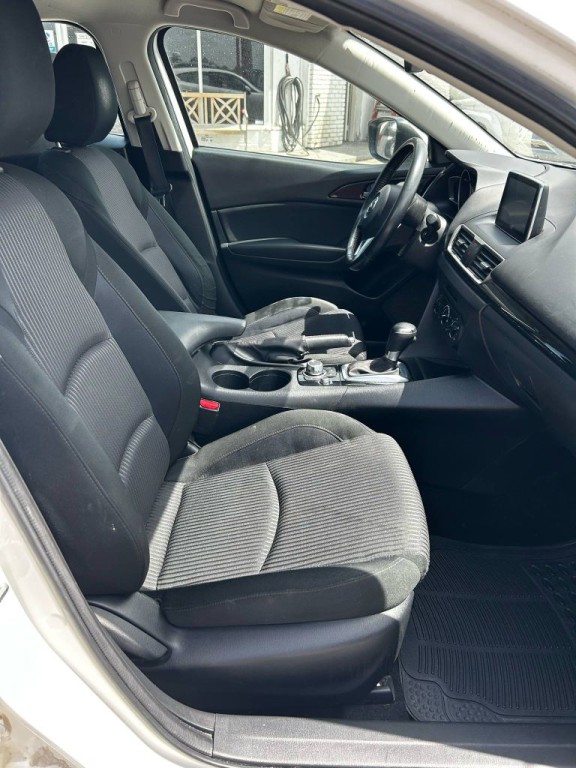 2015 Mazda Mazda3 Image 2