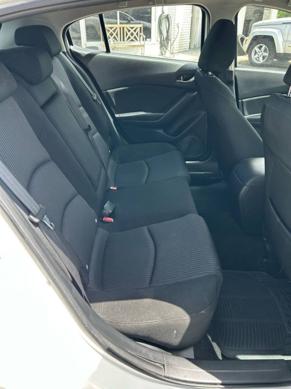 2015 Mazda Mazda3 Image 3