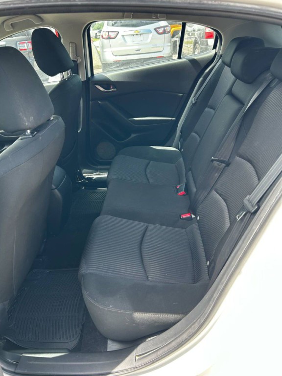 2015 Mazda Mazda3 Image 4