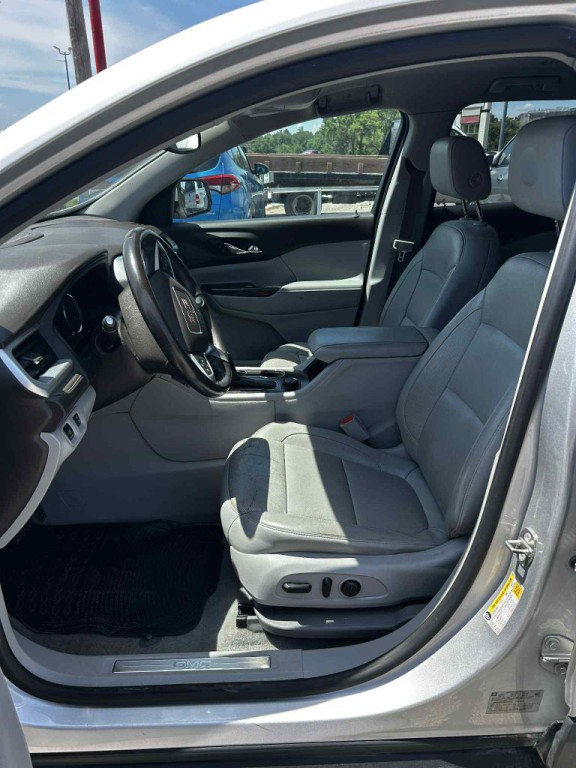2017 GMC Acadia Image 3