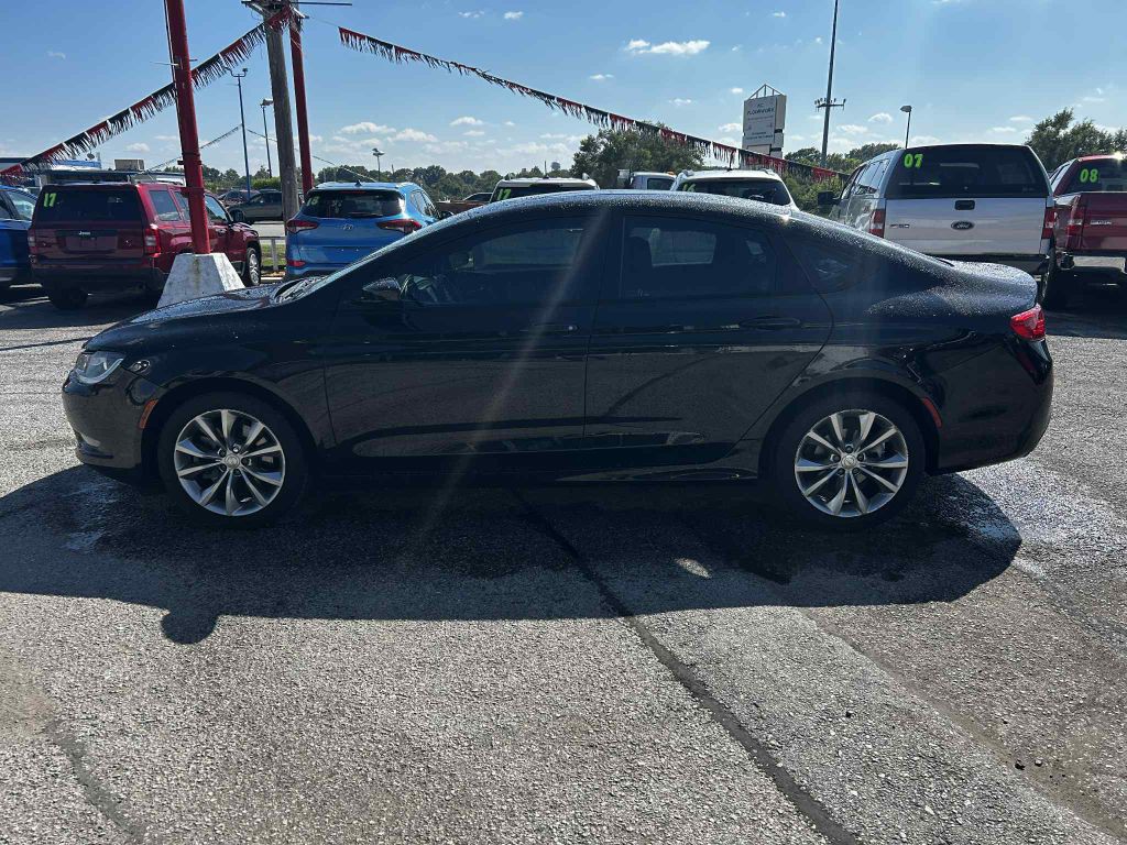 2015 Chrysler 200 Image 1
